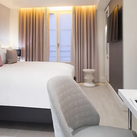 Hotel Dress Code 4*