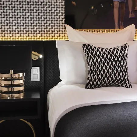 Hotel Dress Code 4*