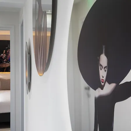 Dress Code Hotel Paris