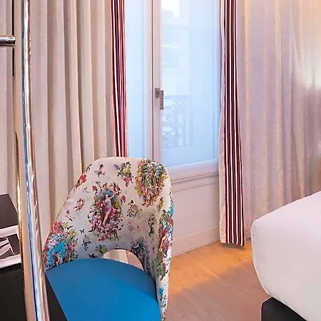 Hotel Dress Code