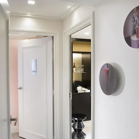 Hotel Dress Code Paris