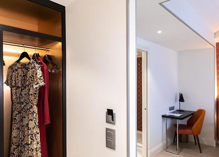 Dress Code Hotel Paris