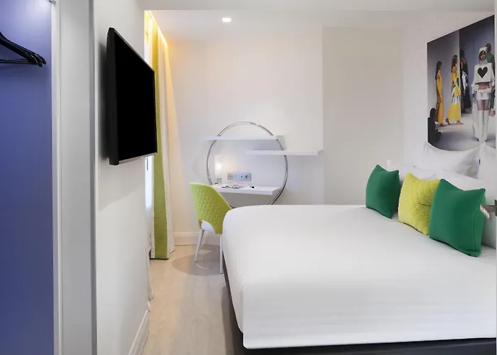 Dress Code 4* パリ