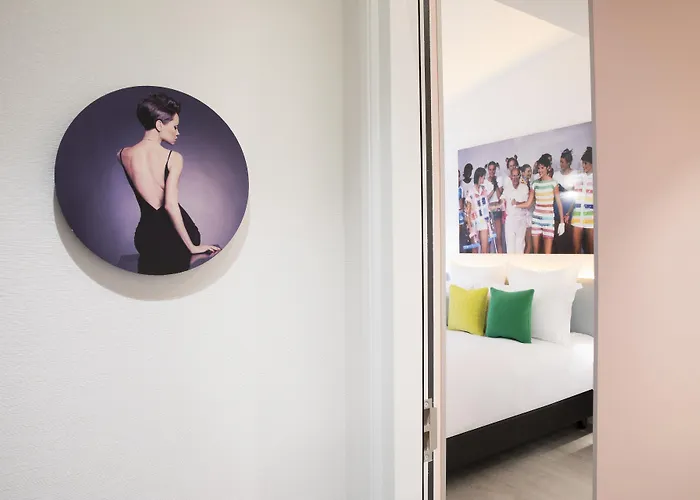 Dress Code 4* パリ