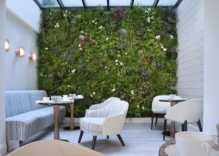 Dress Code 4* パリ