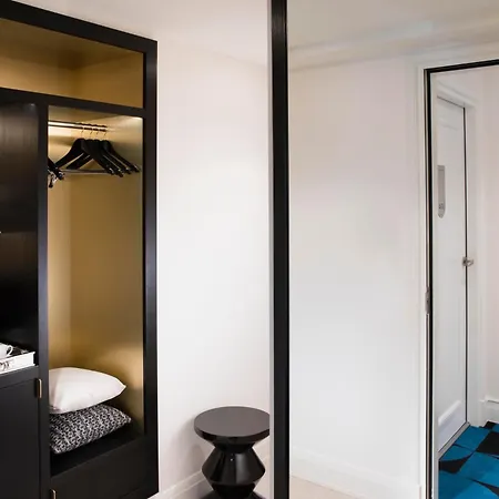 Dress Code Hotel Paris