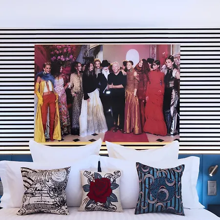 Dress Code Hotel Paris