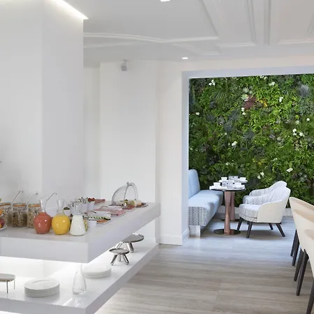 Hotel Dress Code Paris